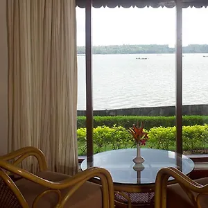 Aquasserenne 4*, Kollam India
